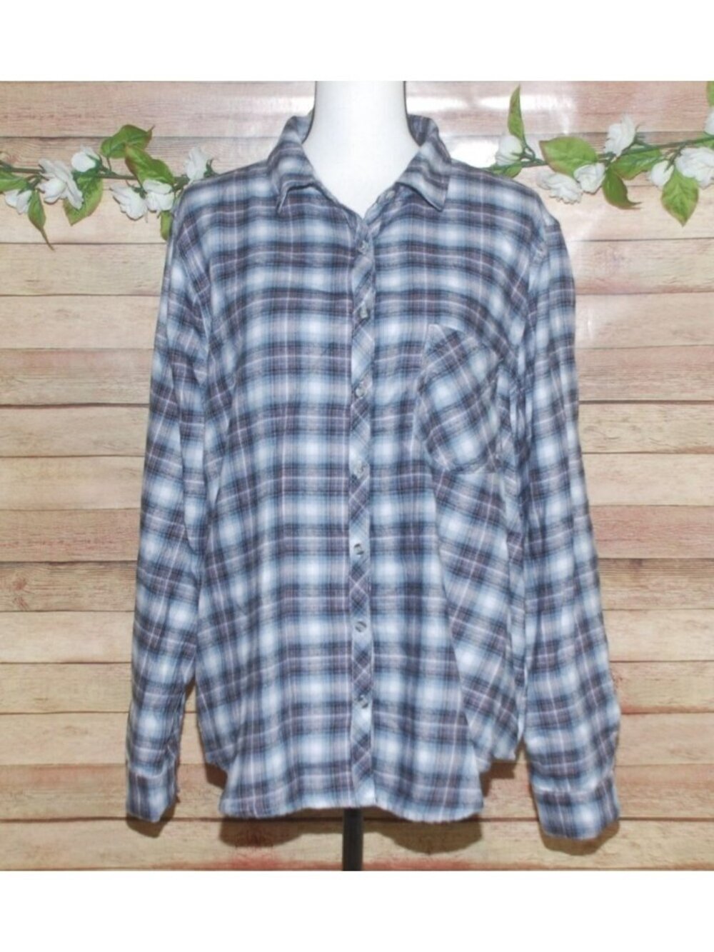 NWT Maurices Plaid Light Flannel Shirt Size 1X Pocket Long Sleeve Button Up